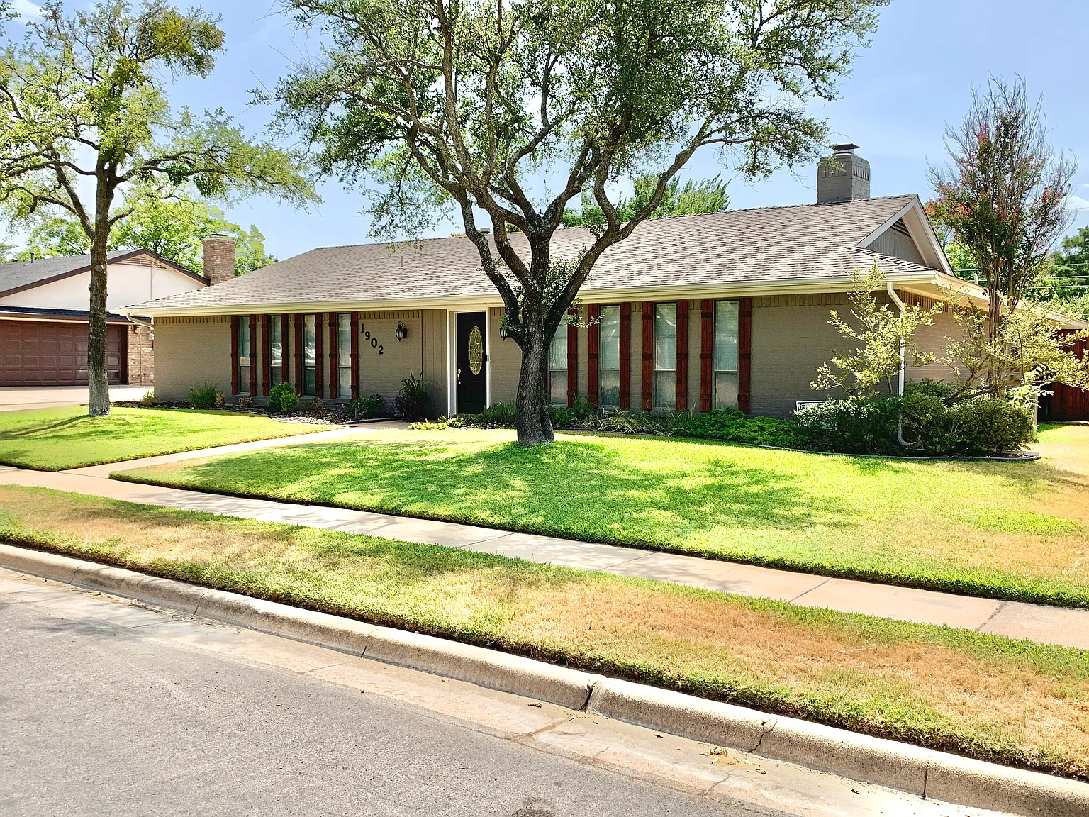 3 bed, 2.5 bath, 2000 sqft, $2,950 — Photo 1