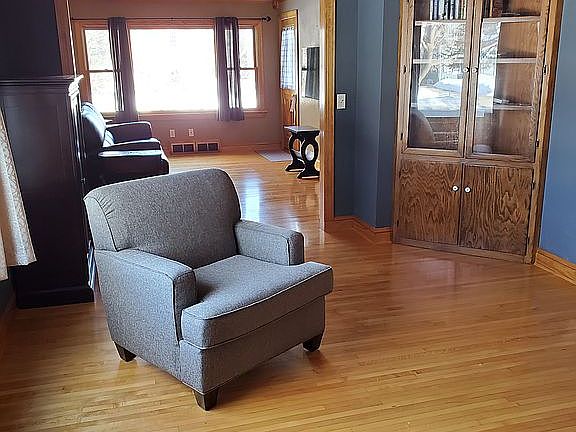 5th image of 905 Water St S