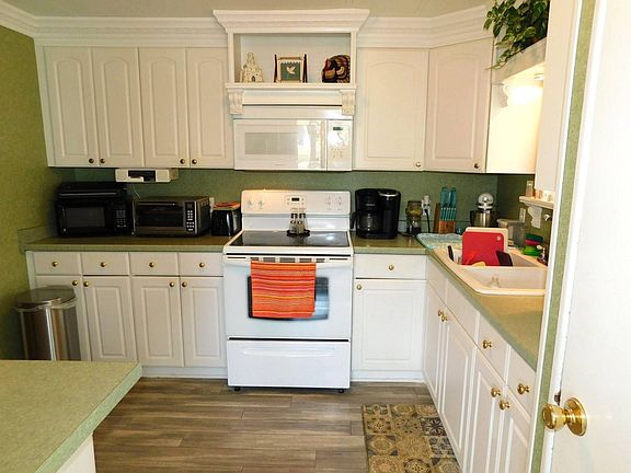 3rd image of 11109 Pelican Dr