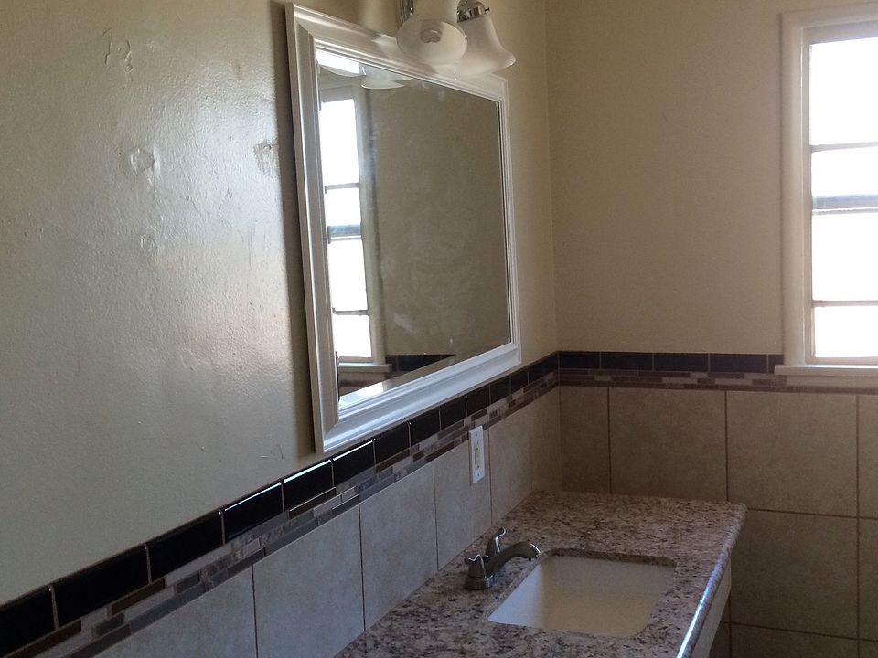 2nd image of 820 W Milling St