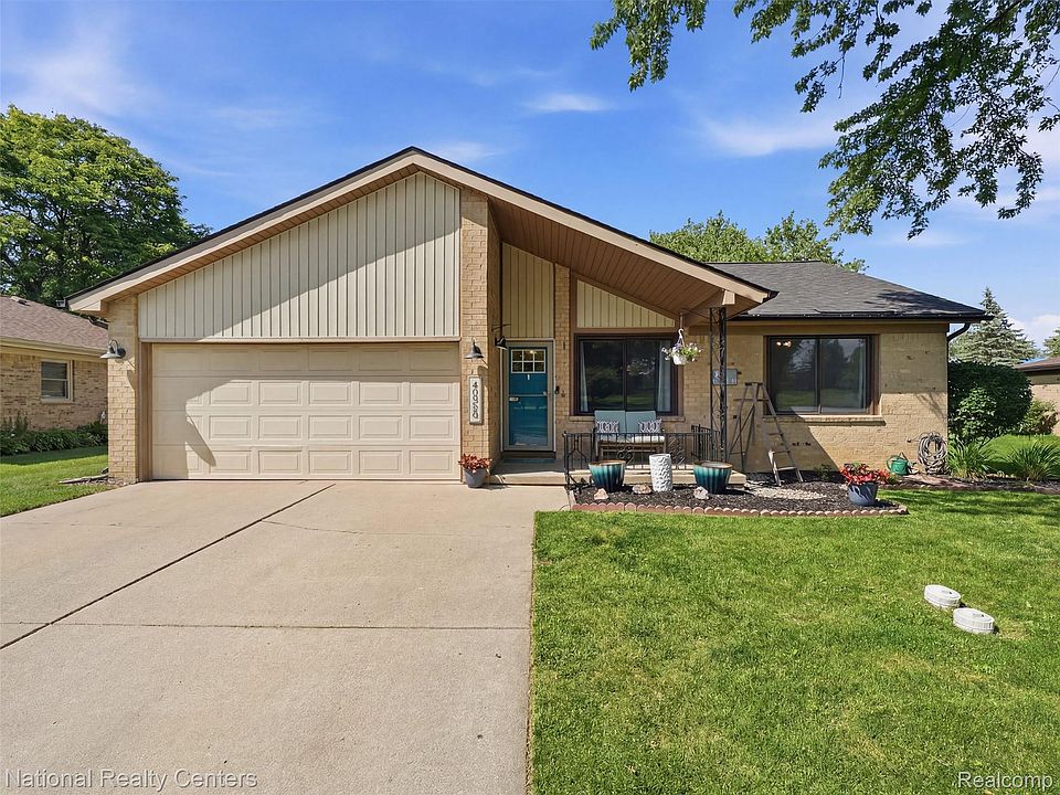 1st image of 40368 Village Wood Rd