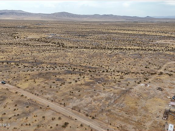 4th image of Palomino Rd