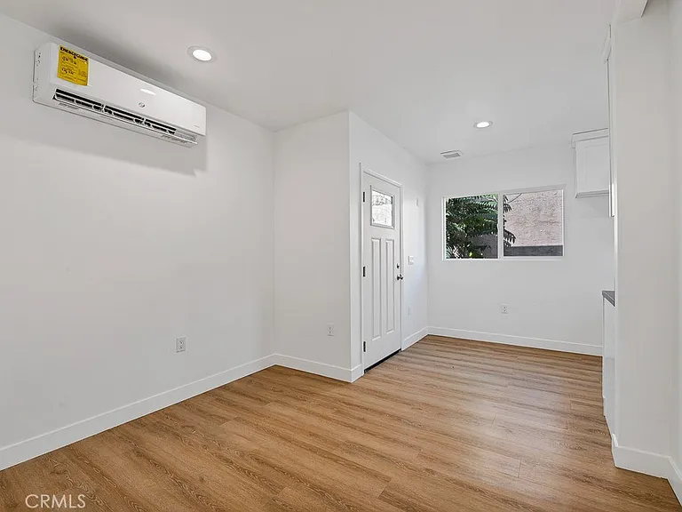 222 E Vernon Ave #3/4 — Photo 4