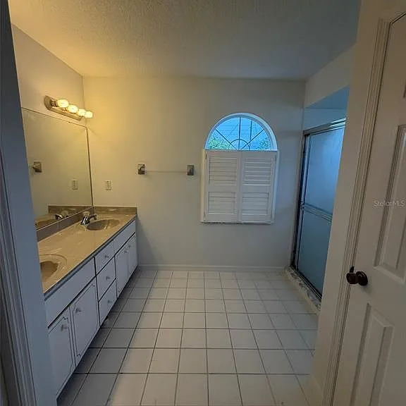 2 Lamar Ln — Photo 4