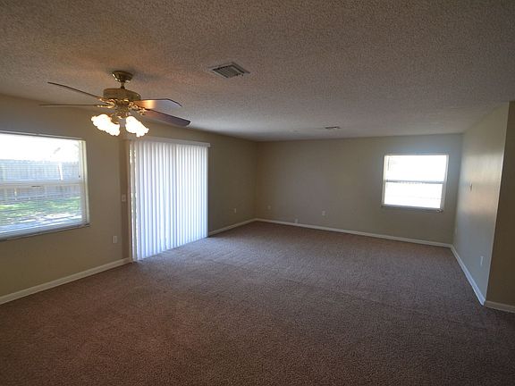 2nd image of 3827 Foxcroft Ct