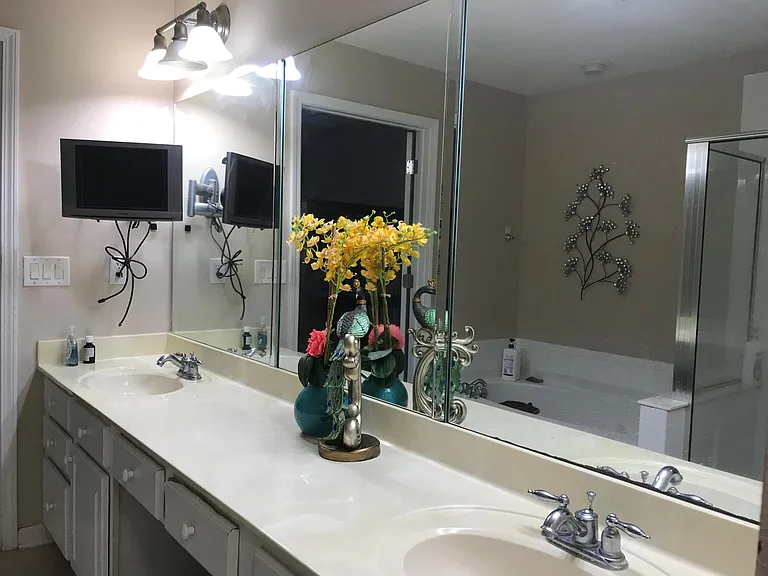 3947 Lionheart Dr — Photo 32