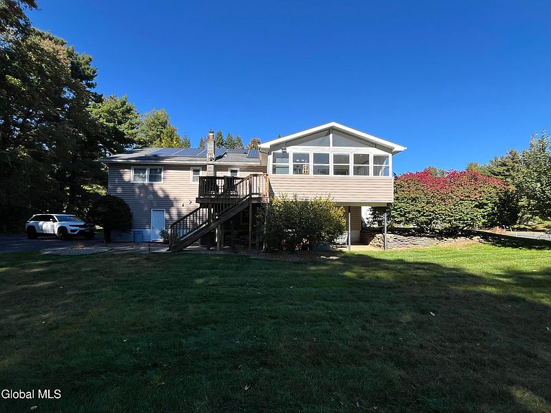 3rd image of 304 Grooms Road