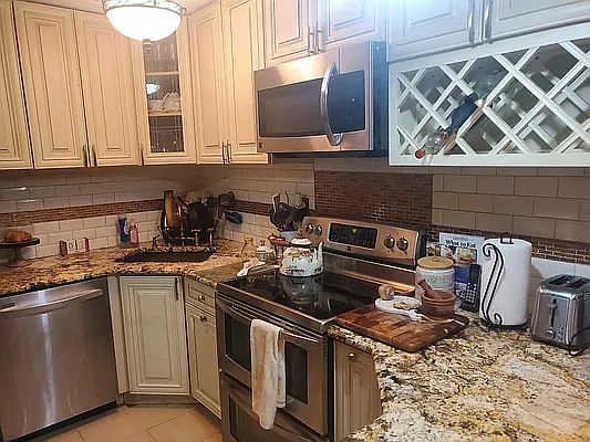 3rd image of 1453 E 108th St APT 3D
