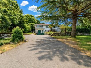 3803 Merriman Dr, Saanich, BC V8P2S8