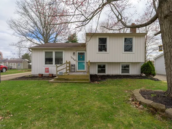 1065 S Diamond St, Ravenna, OH 44266