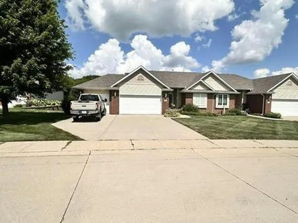 1255 Liberty Ln, Carlisle, IA 50047