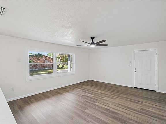 5th image of 1310 Lee Ct