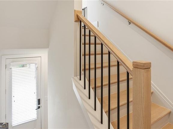 4th image of 1171 State St #B