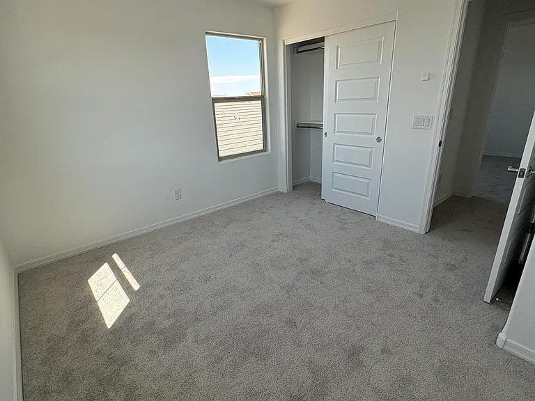25267 N 172nd Ln — Photo 34