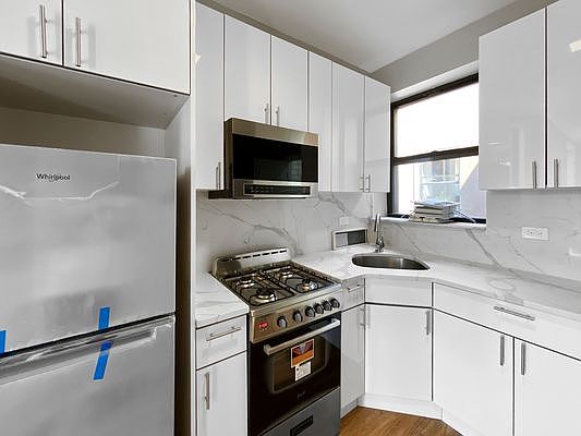 5th image of 2647 Frederick Douglass Blvd APT 5A