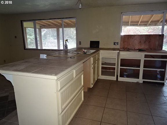 3rd image of 5405 NE 95th St