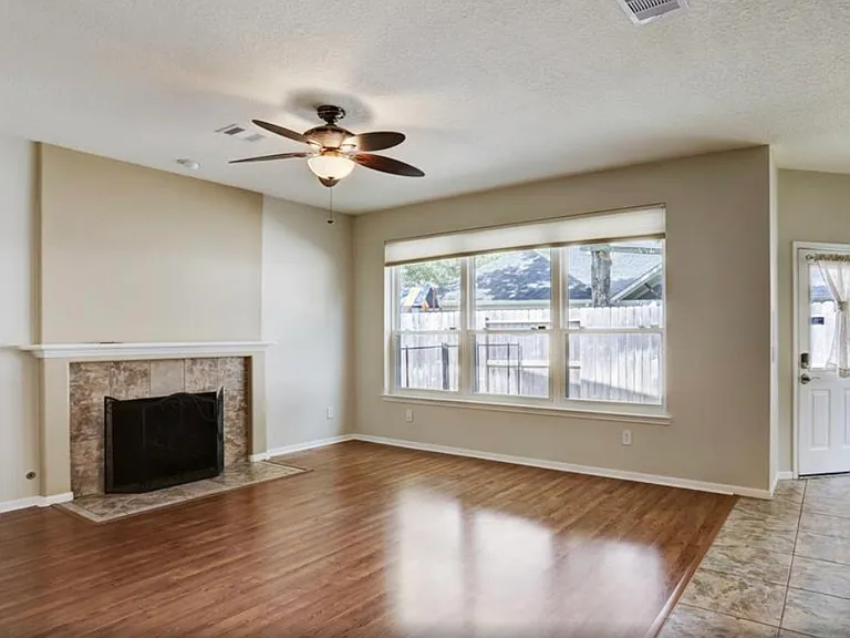 1427 Roundleaf Ct — Photo 6