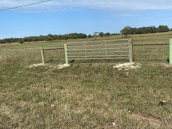 172 Highway 202, Refugio, TX 78377
