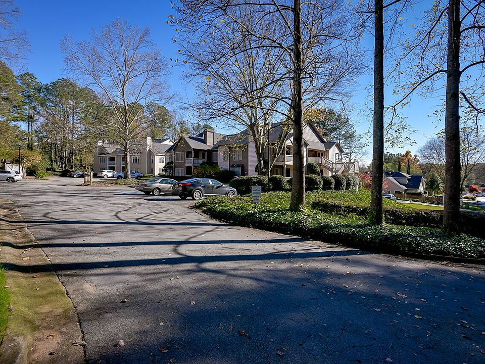 1st image of 2811 Vineyard Way SE