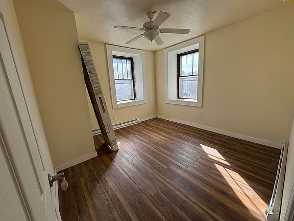 5th image of 2611 Central Ave