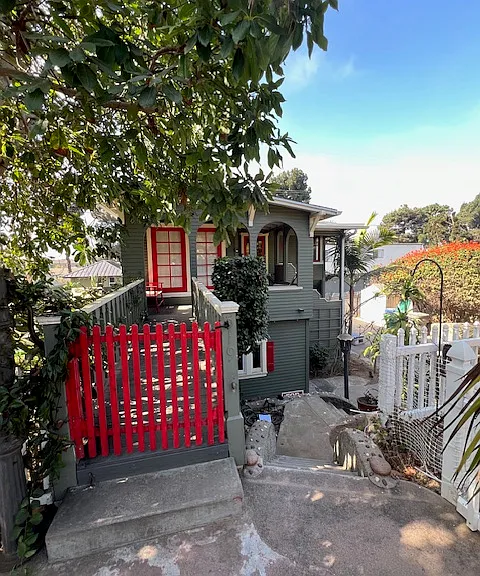 519 N Clementine St — Photo 1