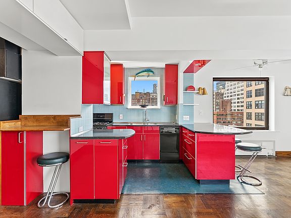 4th image of 180 W Houston St #11C