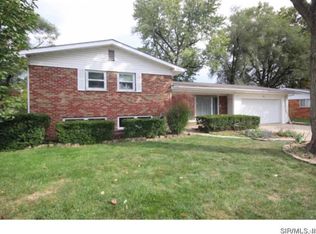 200 Sheffield Dr, Belleville, IL