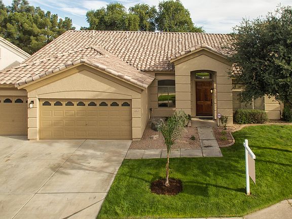 2nd image of 3601 S Vista Pl