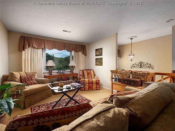 5th image of 106 Holley Dr
