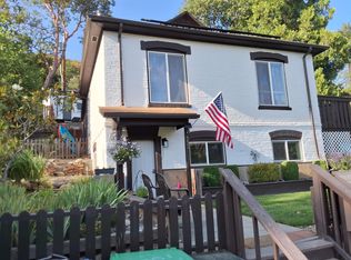 551 N 6th Ave, Gold Hill, OR 97525