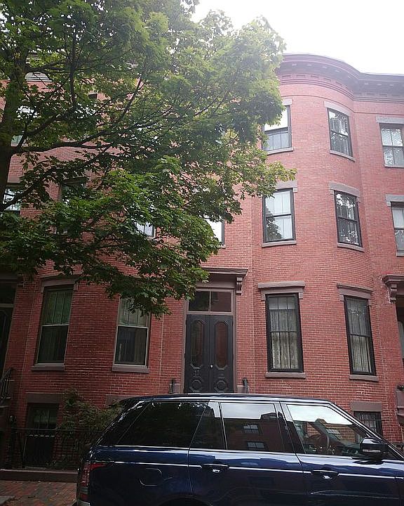 2nd image of 17 Hanson St #3