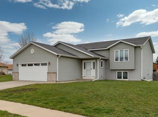 6198 S Pointe Dr SW, Rochester, MN 55902