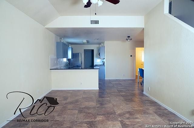 2nd image of 14126 Wetmore Bnd