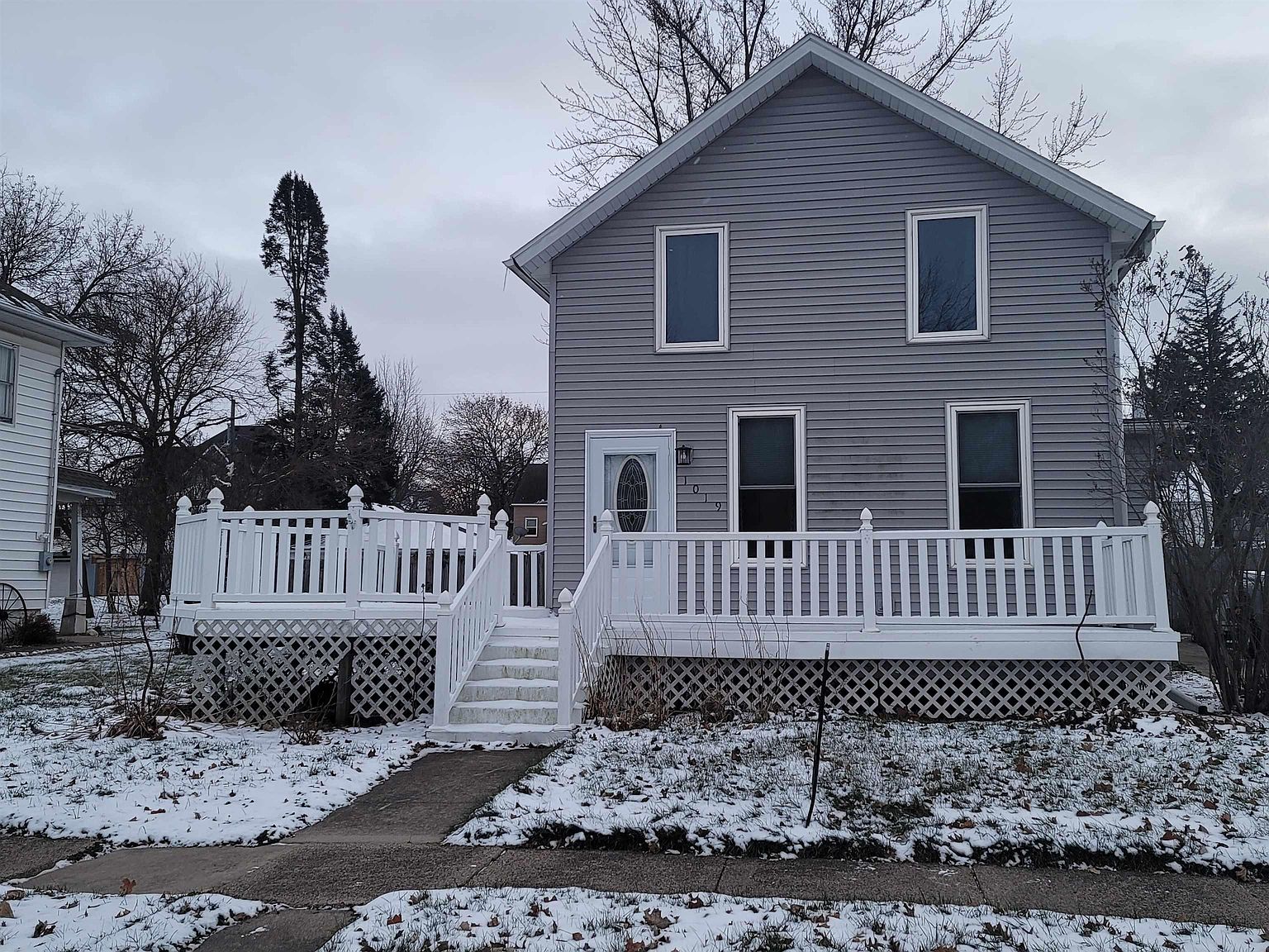 1019 Nash St, Aplington, IA 50604 Zillow