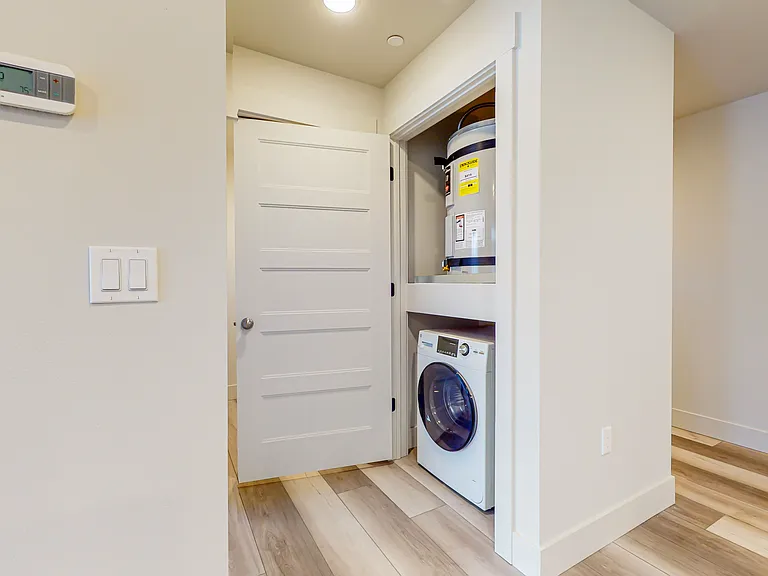 Skyview Lofts — Photo 7