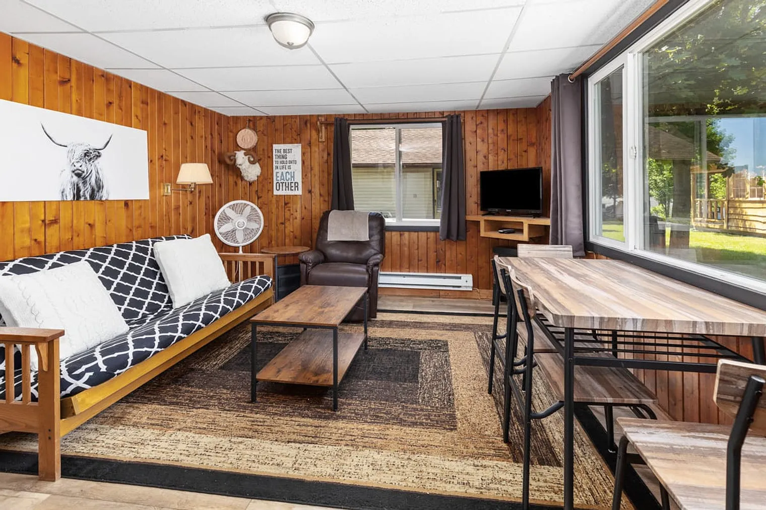 1 bed, 1.0 bath, 290 sqft, $1,218 — Photo 2