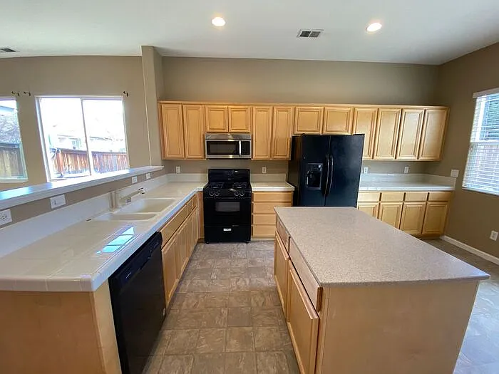 10595 Bliss Ct — Photo 13