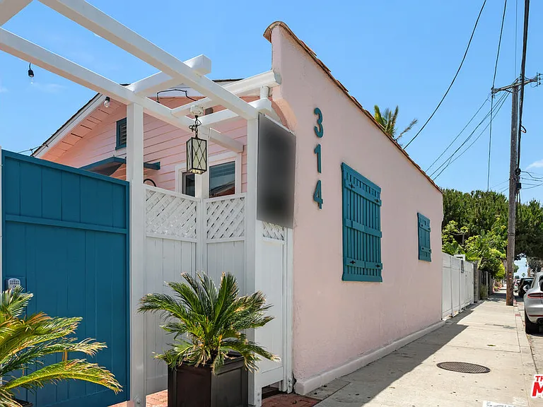 318 N Venice Blvd #B — Photo 24