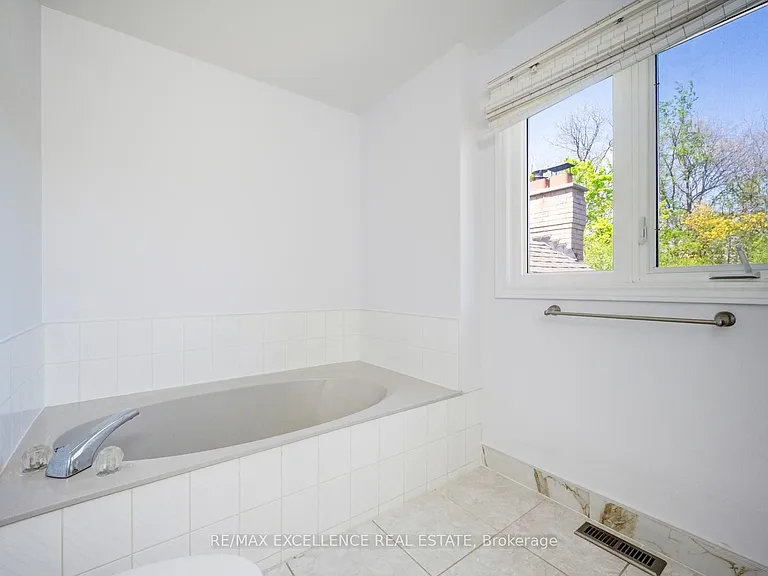 15 Nymark Pl — Photo 22