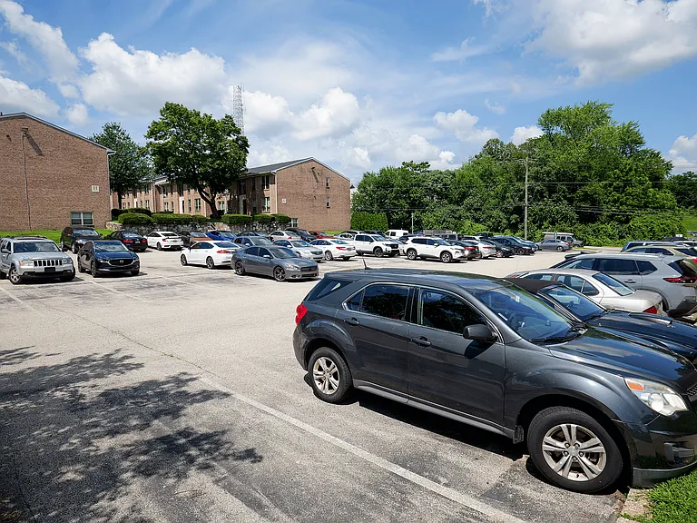 Woodmere Apartments — Photo 28