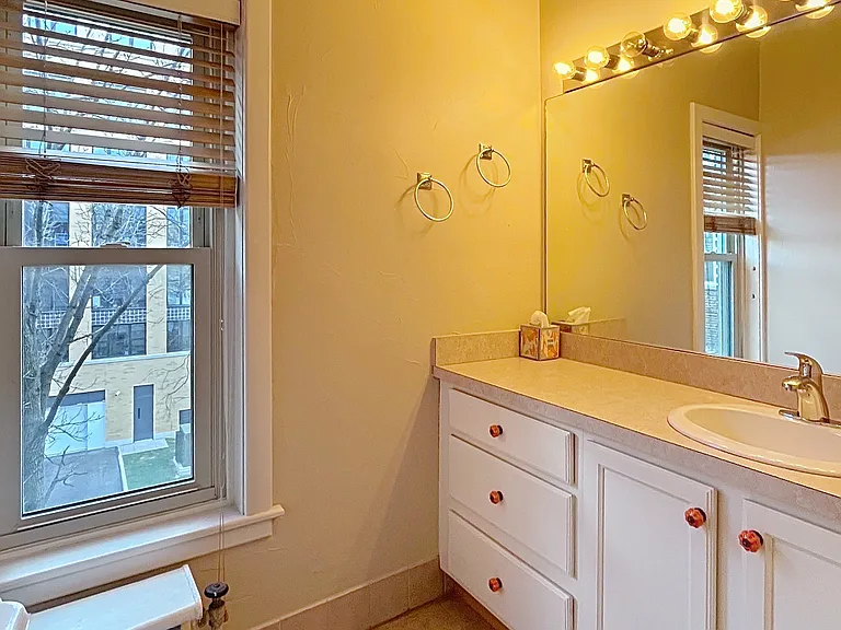 2330 Euclid Heights Blvd #301 — Photo 20