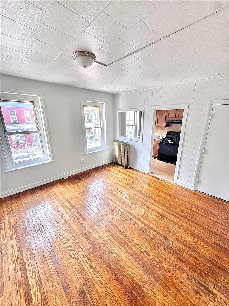 2 bed, 1.0 bath, 900 sqft, $1,275 — Photo 3