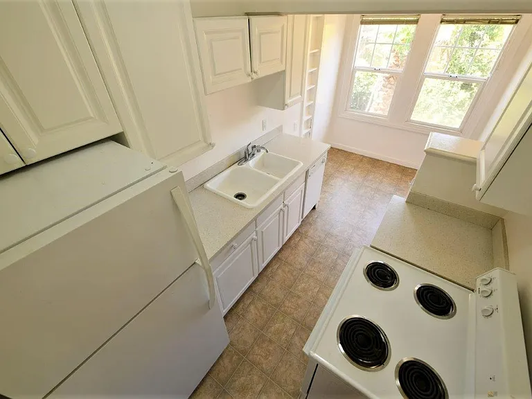 243 Athol Ave #15 — Photo 9