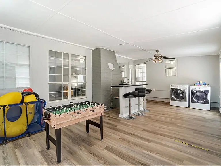 9501 Pondside Ln — Photo 31