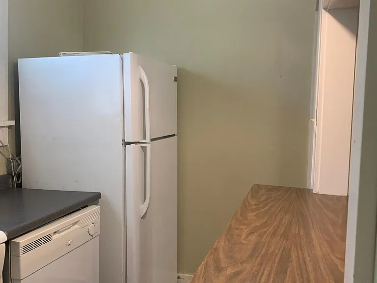 112 Louisa Blvd #1/2 — Photo 2