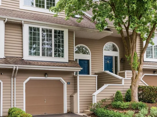 33 Cabot Ct, Wayne, PA 19087