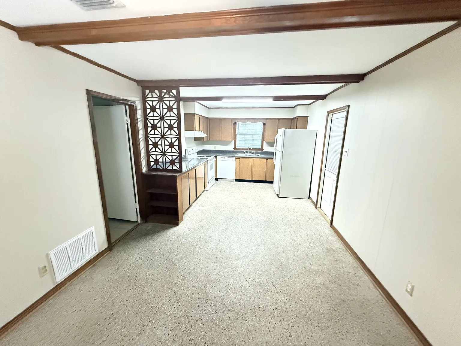 3 bed, 1.5 bath, $1,300 — Photo 3