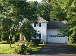 67 Henderson Rd, Glenmont, NY 12077