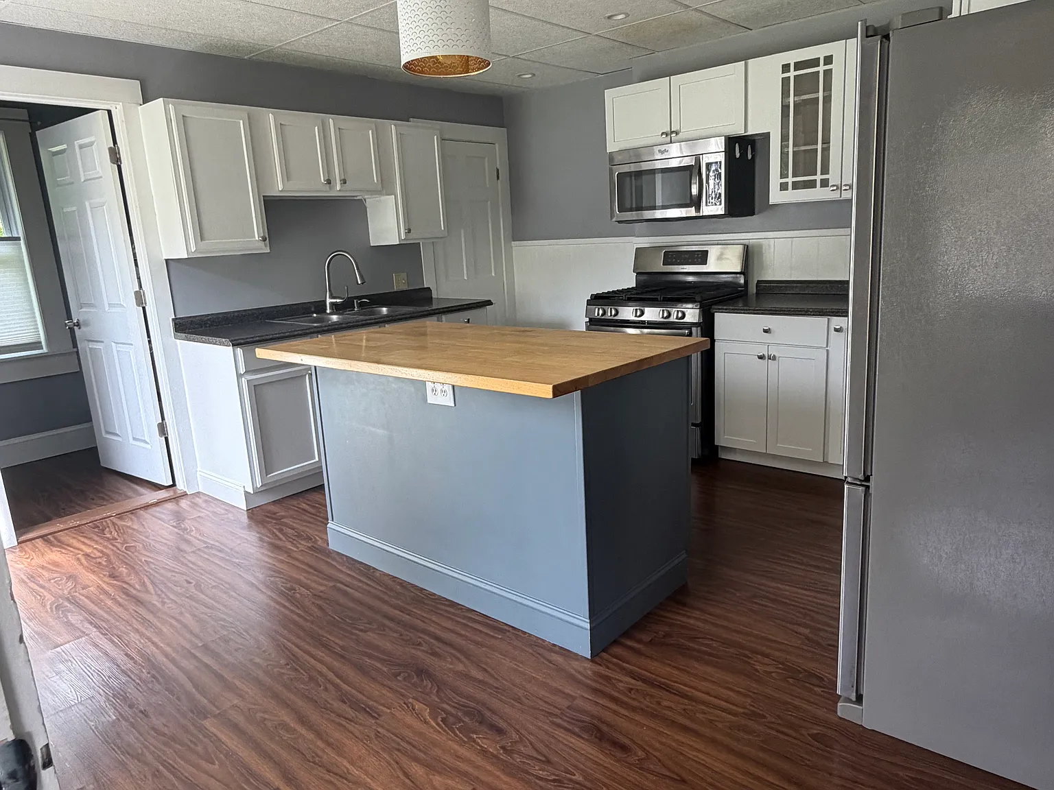 3 bed, 1.5 bath, 1224 sqft, $3,150 — Photo 1