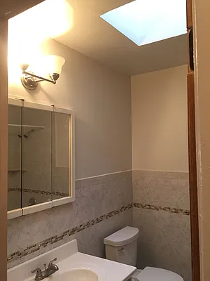 Rented by Metroline Realty | media 34